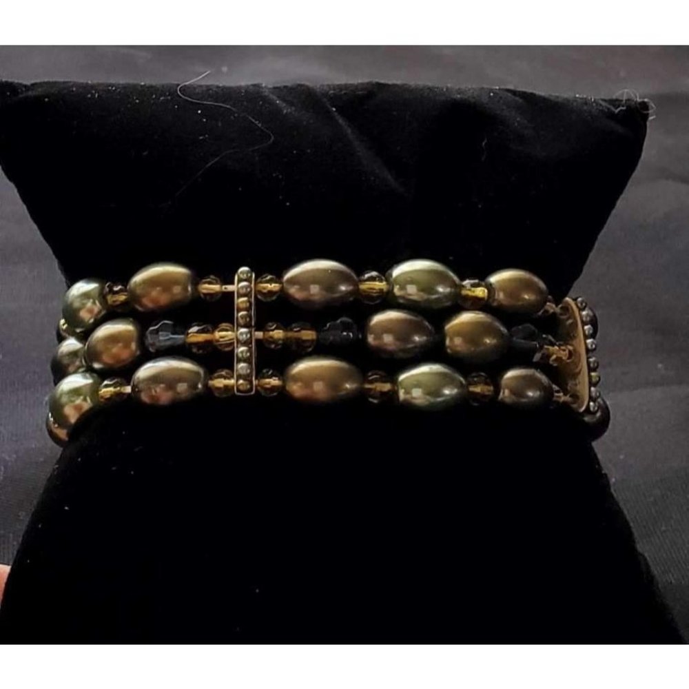 Monet vintage emerald green stretch bracelet